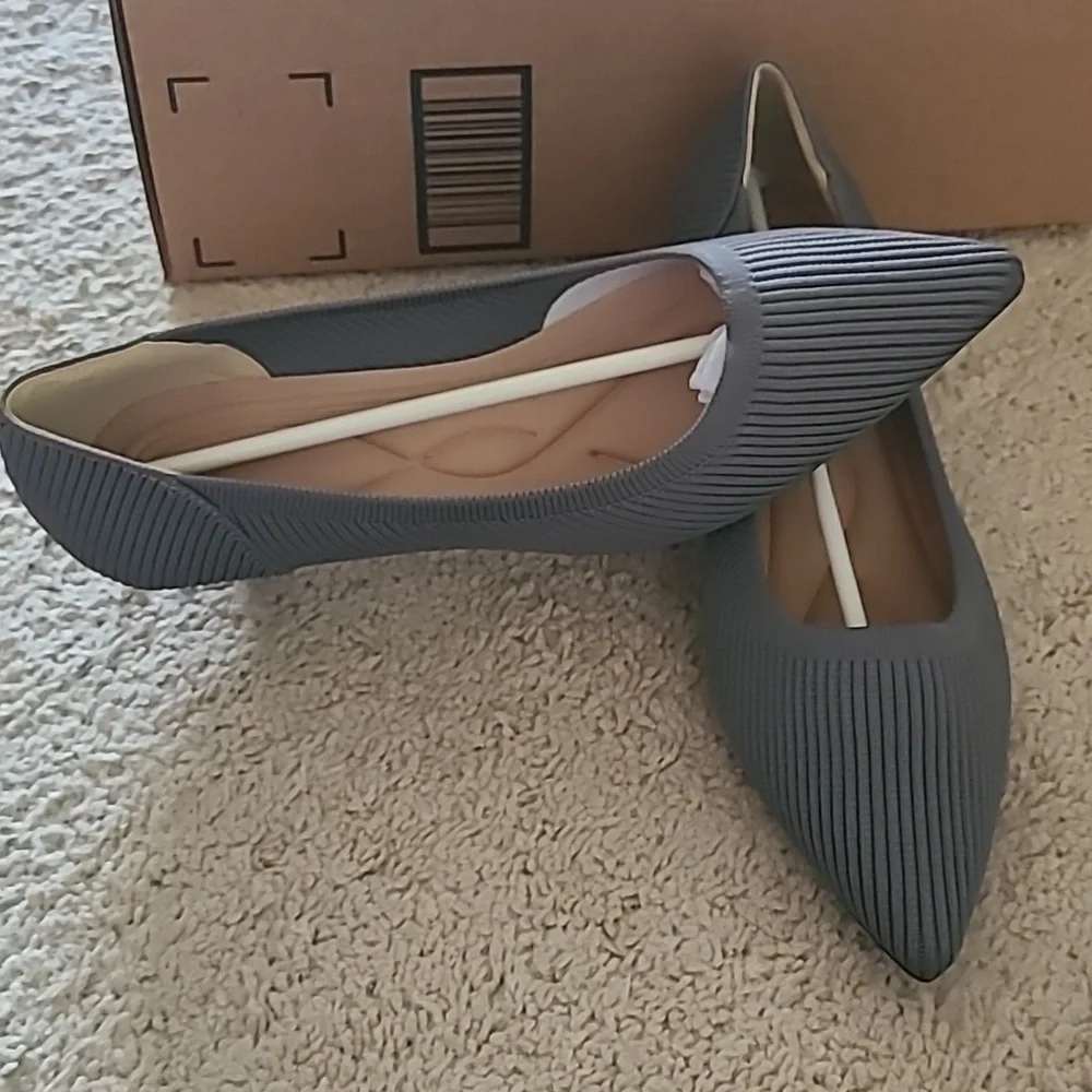 Elegant Gray Women's Flats - Picture 2 of 6